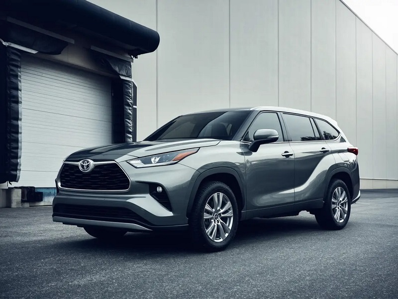 Toyota Highlander ondo saltzen ari da nazio mailan eta mundu osoan hedatzen ari da